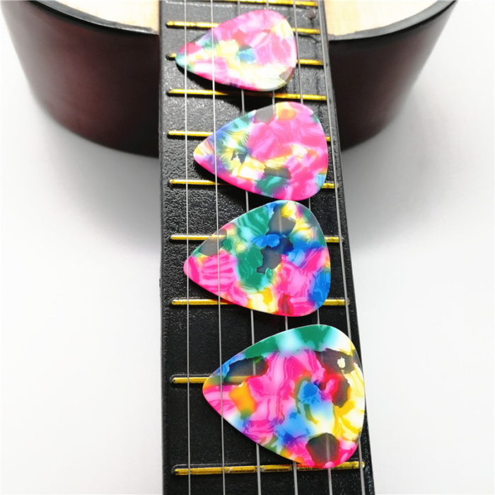 guitar picks 5 pcs with guitar